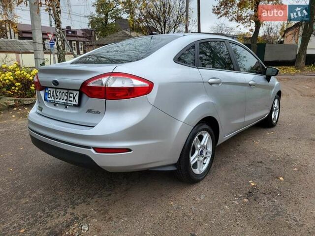 Серый Форд Фиеста, объемом двигателя 1.6 л и пробегом 187 тыс. км за 7999 $, фото 7 на Automoto.ua