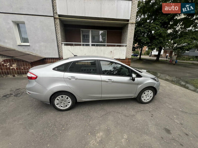 Сірий Форд Фієста, об'ємом двигуна 1.6 л та пробігом 140 тис. км за 7200 $, фото 4 на Automoto.ua