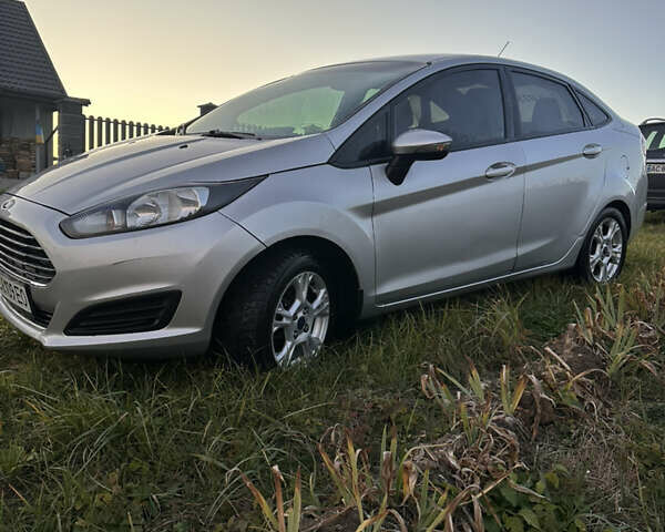 Серый Форд Фиеста, объемом двигателя 1.6 л и пробегом 238 тыс. км за 6000 $, фото 7 на Automoto.ua