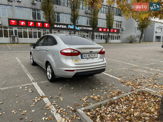 Серый Форд Фиеста, объемом двигателя 1.6 л и пробегом 151 тыс. км за 6700 $, фото 5 на Automoto.ua