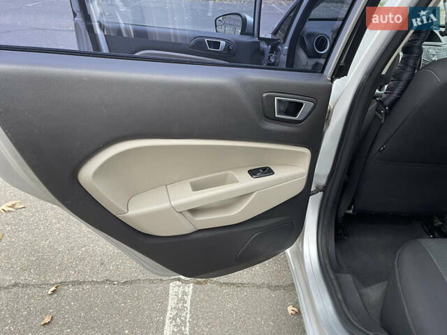 Серый Форд Фиеста, объемом двигателя 1.6 л и пробегом 151 тыс. км за 6700 $, фото 9 на Automoto.ua