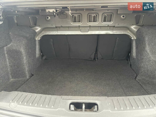 Серый Форд Фиеста, объемом двигателя 1.6 л и пробегом 151 тыс. км за 6700 $, фото 19 на Automoto.ua