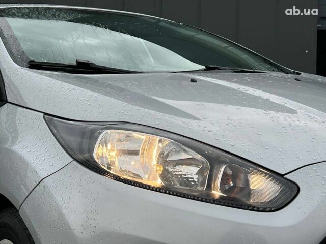 Серый Форд Фиеста, объемом двигателя 1.6 л и пробегом 177 тыс. км за 7340 $, фото 11 на Automoto.ua