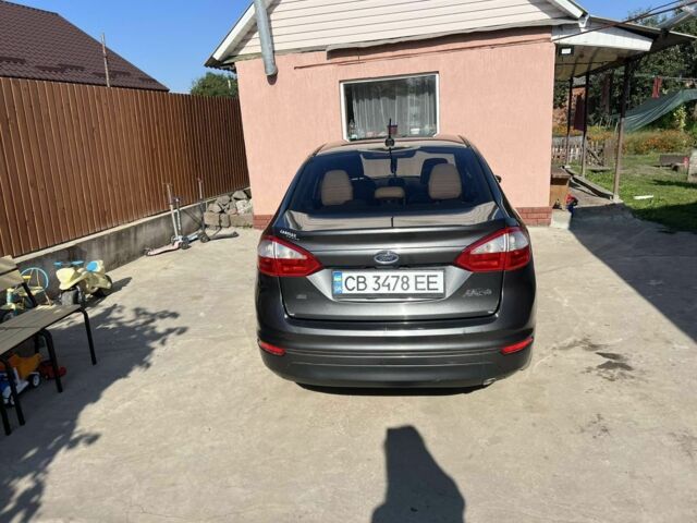 Серый Форд Фиеста, объемом двигателя 1.6 л и пробегом 155 тыс. км за 6700 $, фото 3 на Automoto.ua