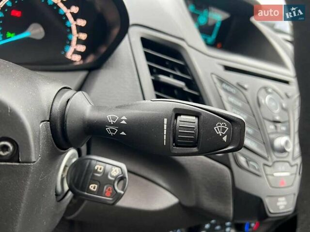 Серый Форд Фиеста, объемом двигателя 1.6 л и пробегом 177 тыс. км за 7340 $, фото 22 на Automoto.ua