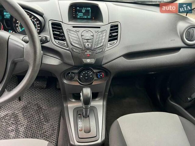 Серый Форд Фиеста, объемом двигателя 1.6 л и пробегом 177 тыс. км за 7340 $, фото 25 на Automoto.ua