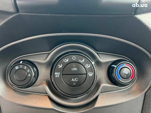 Серый Форд Фиеста, объемом двигателя 1.6 л и пробегом 177 тыс. км за 7340 $, фото 28 на Automoto.ua