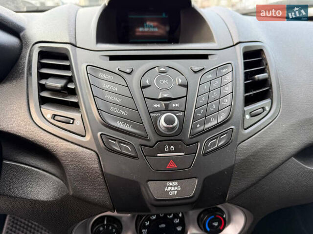 Серый Форд Фиеста, объемом двигателя 1.6 л и пробегом 147 тыс. км за 6999 $, фото 33 на Automoto.ua