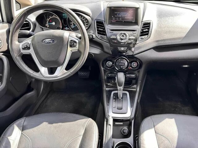Форд Фиеста 2015 в Чернигове на Automoto.ua Серый Форд Фиеста, объемом двигателя 1.6 л и пробегом 72 тыс. км за 3800 $, фото 6 на Automoto.ua