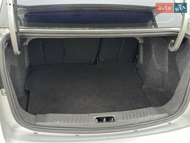 Серый Форд Фиеста, объемом двигателя 1.6 л и пробегом 151 тыс. км за 6700 $, фото 17 на Automoto.ua