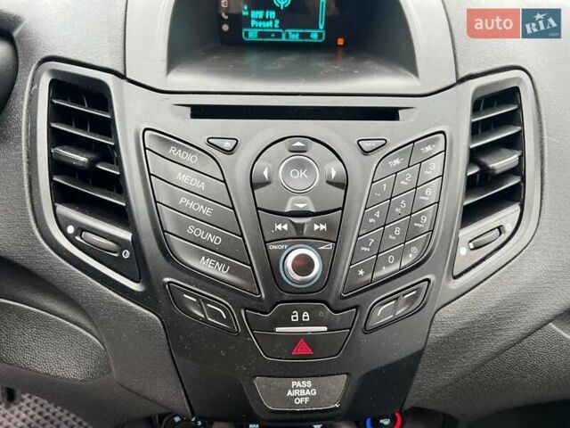 Серый Форд Фиеста, объемом двигателя 1.6 л и пробегом 177 тыс. км за 7340 $, фото 26 на Automoto.ua