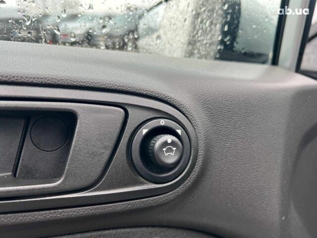 Серый Форд Фиеста, объемом двигателя 1.6 л и пробегом 177 тыс. км за 7340 $, фото 15 на Automoto.ua