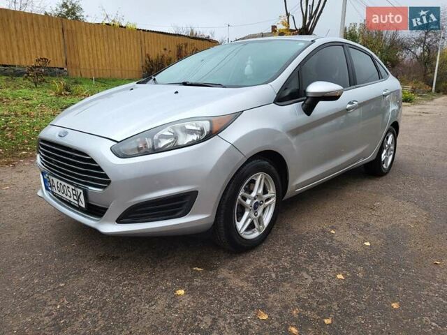 Серый Форд Фиеста, объемом двигателя 1.6 л и пробегом 187 тыс. км за 7999 $, фото 5 на Automoto.ua