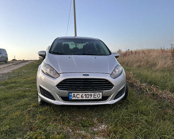 Серый Форд Фиеста, объемом двигателя 1.6 л и пробегом 238 тыс. км за 6000 $, фото 3 на Automoto.ua