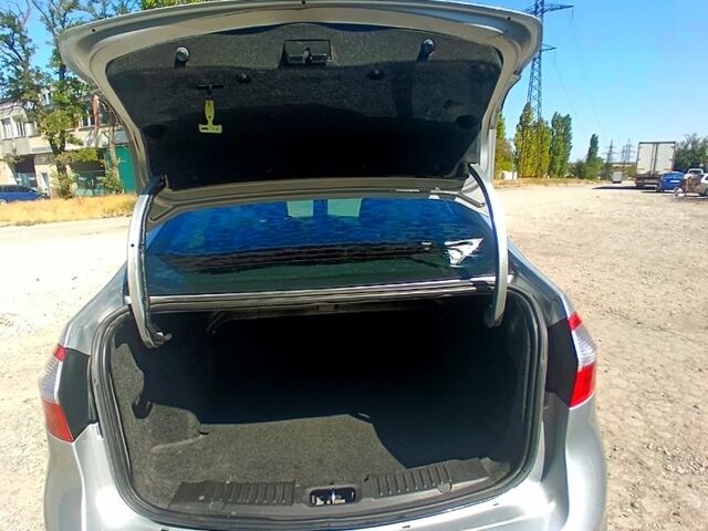 Сірий Форд Фієста, об'ємом двигуна 1.6 л та пробігом 209 тис. км за 7299 $, фото 4 на Automoto.ua