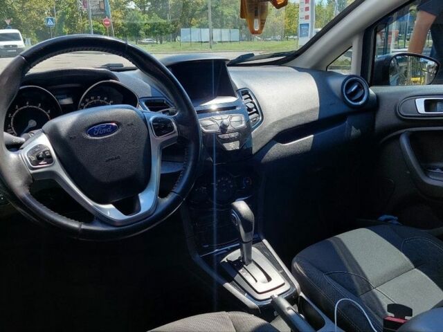 Сірий Форд Фієста, об'ємом двигуна 1.6 л та пробігом 118 тис. км за 9500 $, фото 24 на Automoto.ua
