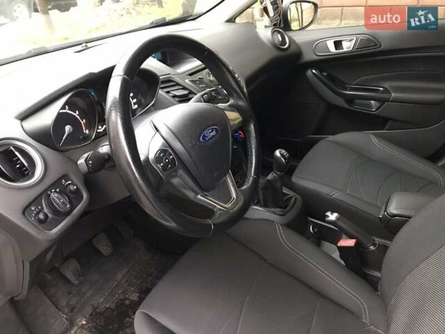 Сірий Форд Фієста, об'ємом двигуна 1 л та пробігом 116 тис. км за 6000 $, фото 10 на Automoto.ua
