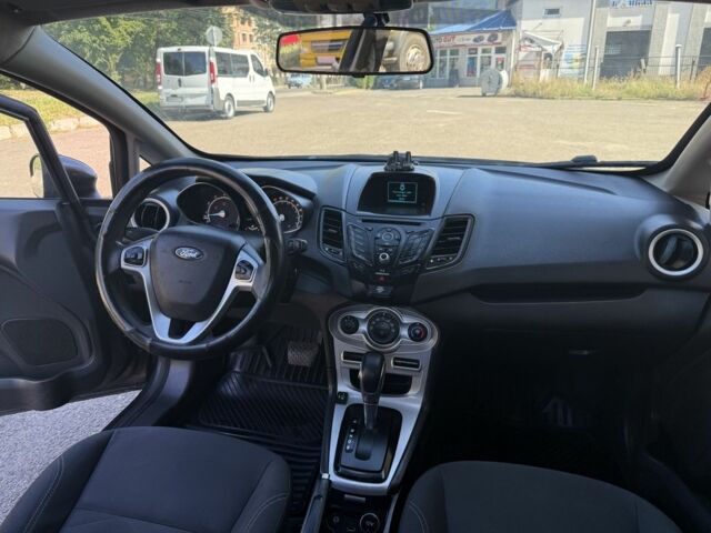 Серый Форд Фиеста, объемом двигателя 1.6 л и пробегом 150 тыс. км за 6700 $, фото 3 на Automoto.ua