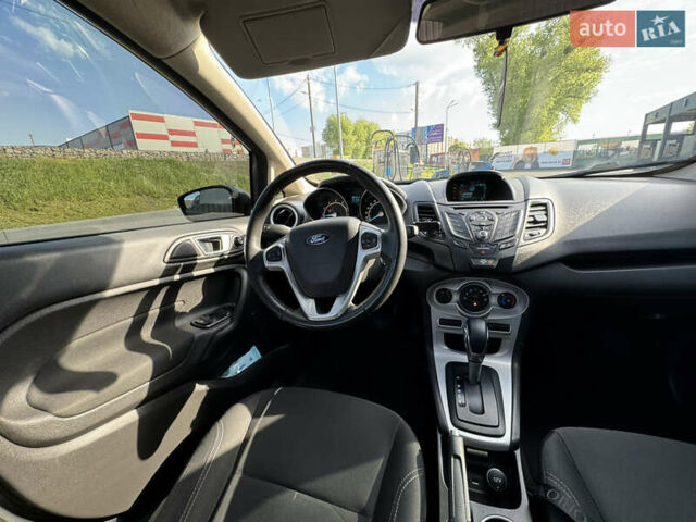 Серый Форд Фиеста, объемом двигателя 1.6 л и пробегом 145 тыс. км за 7500 $, фото 17 на Automoto.ua