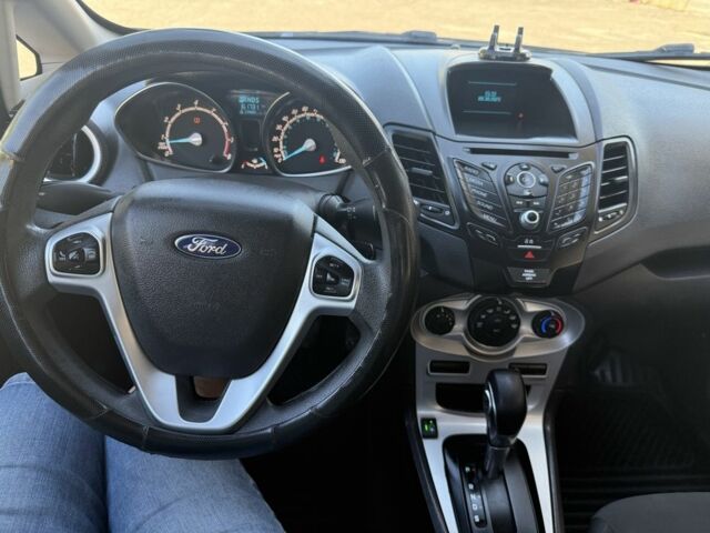 Серый Форд Фиеста, объемом двигателя 1.6 л и пробегом 150 тыс. км за 6700 $, фото 5 на Automoto.ua