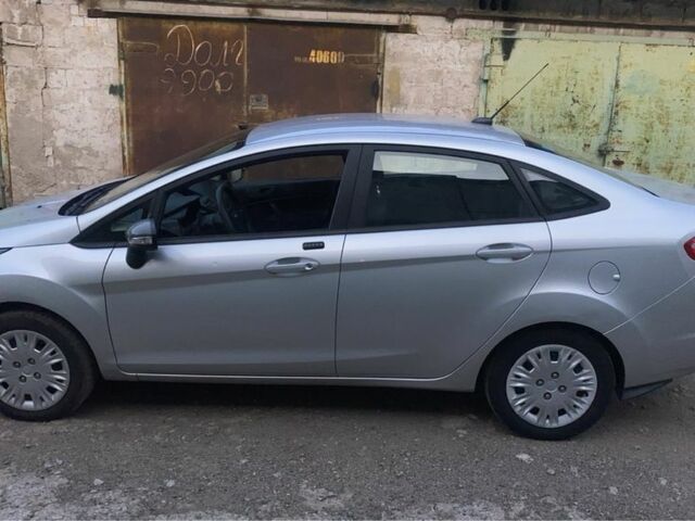 Сірий Форд Фієста, об'ємом двигуна 1.6 л та пробігом 140 тис. км за 6500 $, фото 2 на Automoto.ua