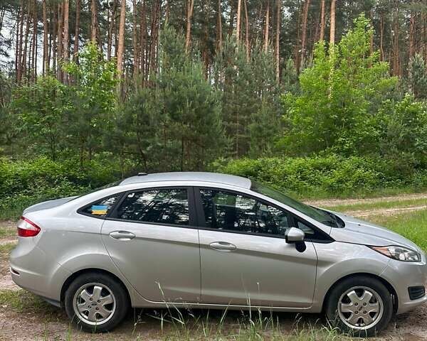 Серый Форд Фиеста, объемом двигателя 1.6 л и пробегом 81 тыс. км за 8250 $, фото 5 на Automoto.ua