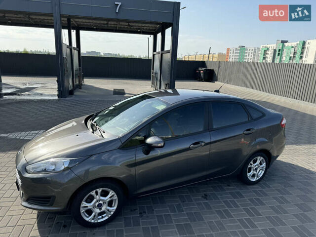Серый Форд Фиеста, объемом двигателя 1.6 л и пробегом 145 тыс. км за 7400 $, фото 7 на Automoto.ua