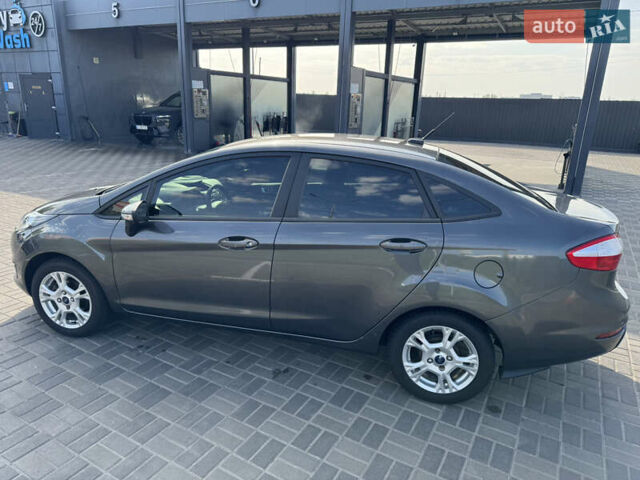 Серый Форд Фиеста, объемом двигателя 1.6 л и пробегом 145 тыс. км за 7500 $, фото 5 на Automoto.ua