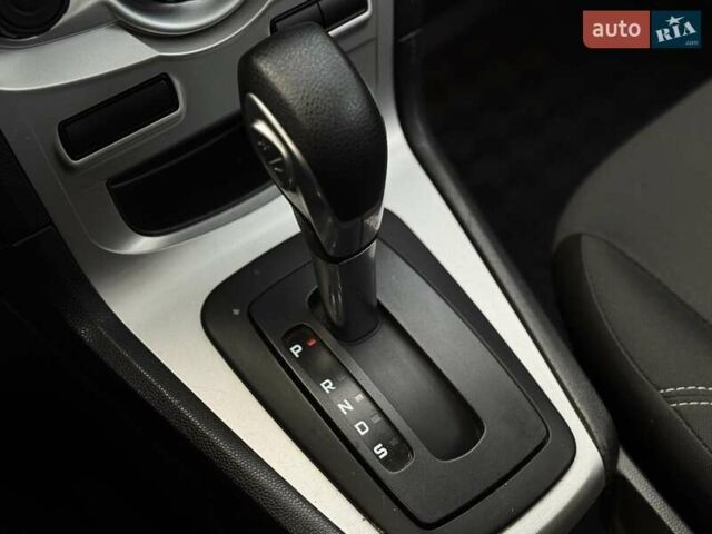 Серый Форд Фиеста, объемом двигателя 1.6 л и пробегом 159 тыс. км за 6900 $, фото 31 на Automoto.ua