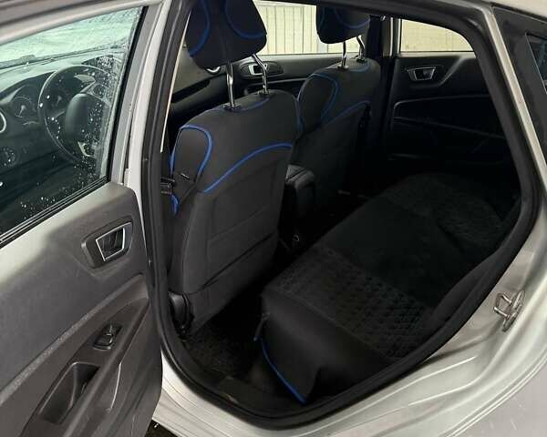 Сірий Форд Фієста, об'ємом двигуна 1.6 л та пробігом 159 тис. км за 6499 $, фото 7 на Automoto.ua