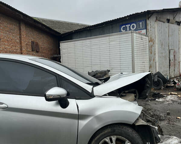 Сірий Форд Фієста, об'ємом двигуна 0 л та пробігом 130 тис. км за 3300 $, фото 3 на Automoto.ua