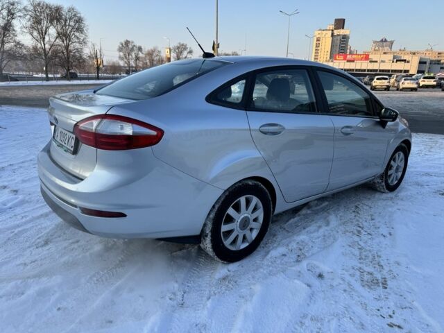 Серый Форд Фиеста, объемом двигателя 1.6 л и пробегом 132 тыс. км за 6700 $, фото 4 на Automoto.ua