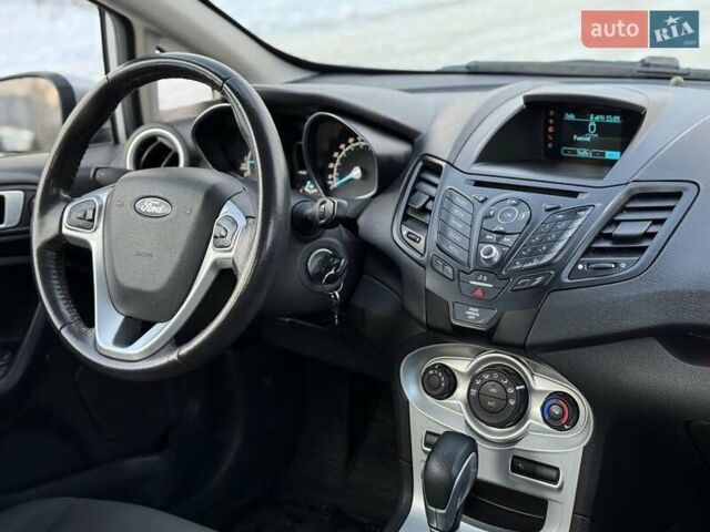 Серый Форд Фиеста, объемом двигателя 1.6 л и пробегом 159 тыс. км за 6900 $, фото 17 на Automoto.ua