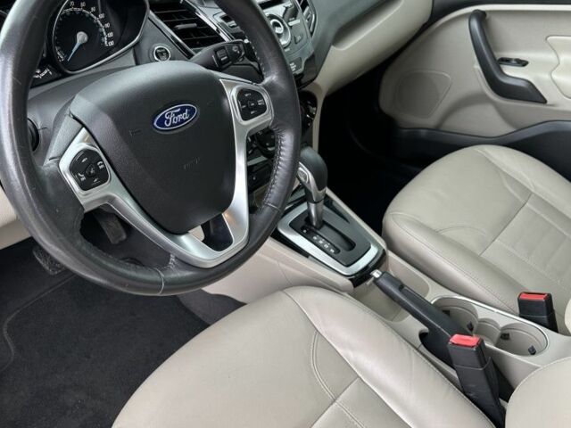 Серый Форд Фиеста, объемом двигателя 1.6 л и пробегом 162 тыс. км за 10200 $, фото 6 на Automoto.ua