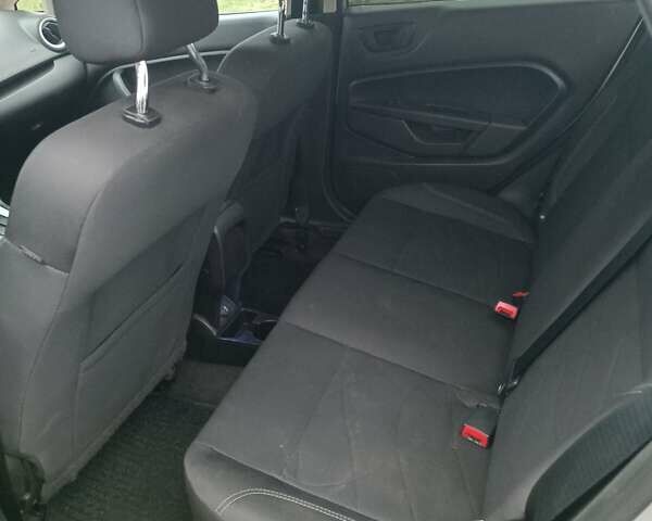 Сірий Форд Фієста, об'ємом двигуна 1.6 л та пробігом 169 тис. км за 7400 $, фото 5 на Automoto.ua