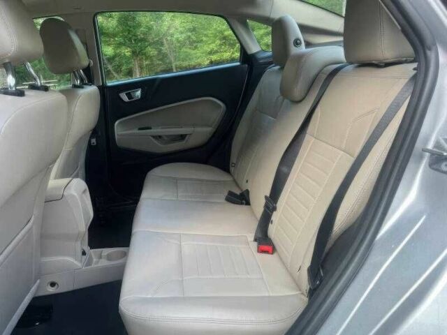 Серый Форд Фиеста, объемом двигателя 1.6 л и пробегом 68 тыс. км за 5100 $, фото 10 на Automoto.ua