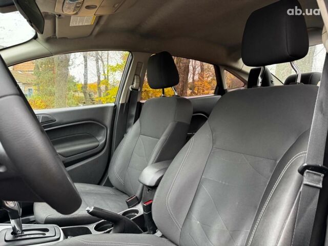 Серый Форд Фиеста, объемом двигателя 1.6 л и пробегом 148 тыс. км за 7940 $, фото 13 на Automoto.ua