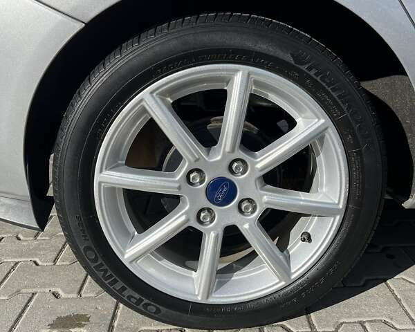 Серый Форд Фиеста, объемом двигателя 1.6 л и пробегом 195 тыс. км за 8000 $, фото 31 на Automoto.ua