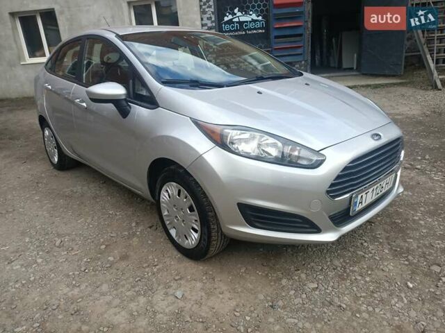Форд Фиеста 2017 в Ивано-Франковске на Automoto.ua Серый Форд Фиеста, объемом двигателя 1.6 л и пробегом 168 тыс. км за 7100 $, фото 3 на Automoto.ua