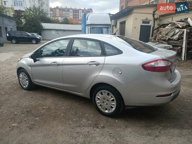 Форд Фиеста 2017 в Ивано-Франковске на Automoto.ua Серый Форд Фиеста, объемом двигателя 1.6 л и пробегом 168 тыс. км за 7100 $, фото 7 на Automoto.ua