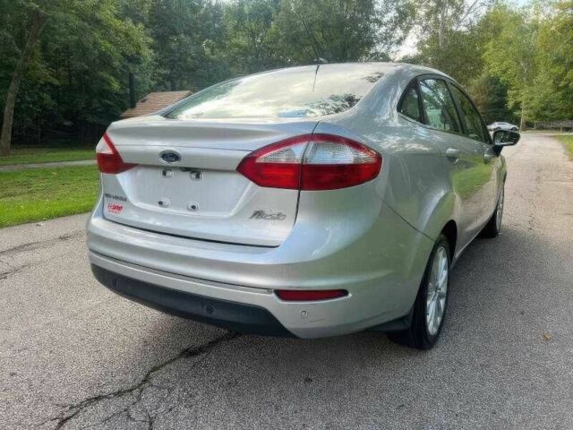 Серый Форд Фиеста, объемом двигателя 1.6 л и пробегом 68 тыс. км за 5100 $, фото 4 на Automoto.ua