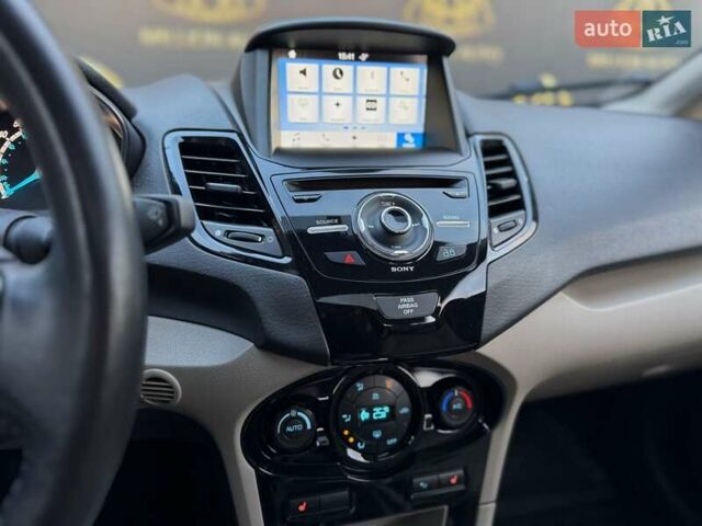 Сірий Форд Фієста, об'ємом двигуна 1.6 л та пробігом 86 тис. км за 7999 $, фото 23 на Automoto.ua