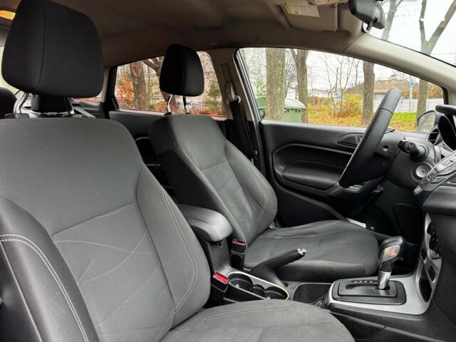 Серый Форд Фиеста, объемом двигателя 1.6 л и пробегом 148 тыс. км за 7940 $, фото 18 на Automoto.ua