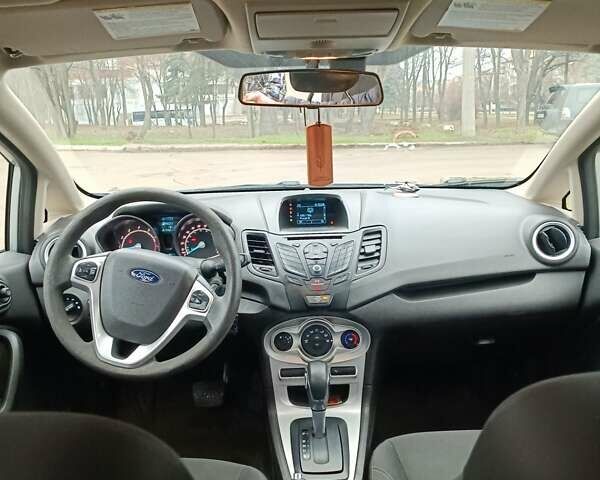 Сірий Форд Фієста, об'ємом двигуна 1.6 л та пробігом 169 тис. км за 7400 $, фото 6 на Automoto.ua