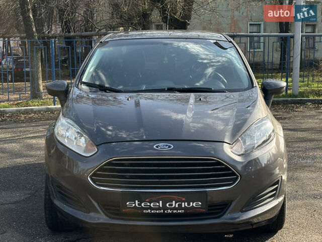 Серый Форд Фиеста, объемом двигателя 1.6 л и пробегом 107 тыс. км за 8199 $, фото 6 на Automoto.ua