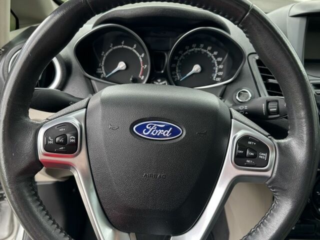 Серый Форд Фиеста, объемом двигателя 1.6 л и пробегом 162 тыс. км за 10200 $, фото 8 на Automoto.ua