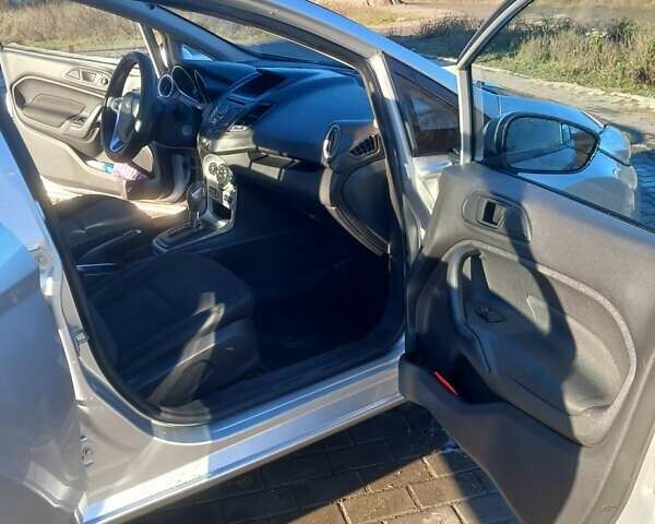 Серый Форд Фиеста, объемом двигателя 1.6 л и пробегом 165 тыс. км за 7000 $, фото 9 на Automoto.ua