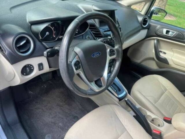 Серый Форд Фиеста, объемом двигателя 1.6 л и пробегом 68 тыс. км за 5100 $, фото 7 на Automoto.ua