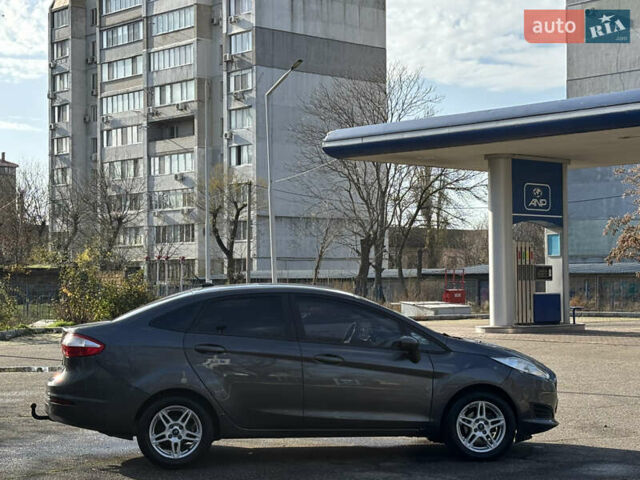 Серый Форд Фиеста, объемом двигателя 1.6 л и пробегом 107 тыс. км за 8199 $, фото 2 на Automoto.ua