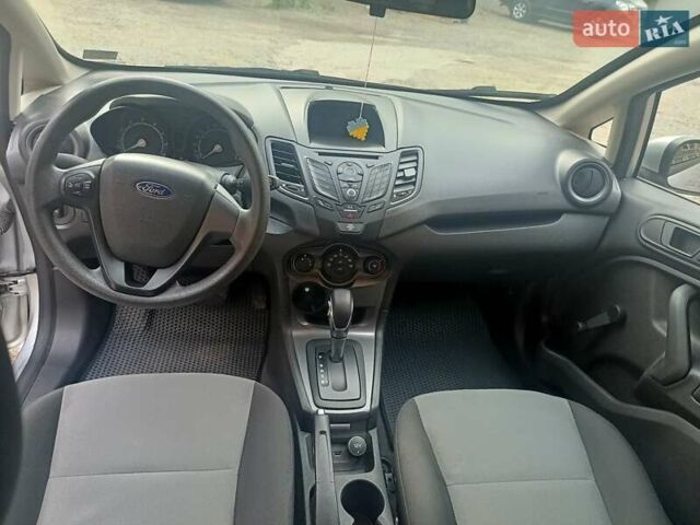 Форд Фиеста 2017 в Ивано-Франковске на Automoto.ua Серый Форд Фиеста, объемом двигателя 1.6 л и пробегом 168 тыс. км за 7100 $, фото 14 на Automoto.ua